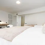 Stunning Apt W Rooftop & Game Room - Sleeps 10