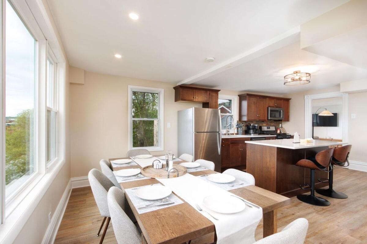 Apartment Stunning W Rooftop & Game - Sleeps 10 Pittsburgh