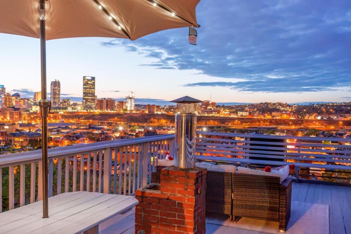 Stunning W Rooftop & Game - Sleeps 10 Apartment *